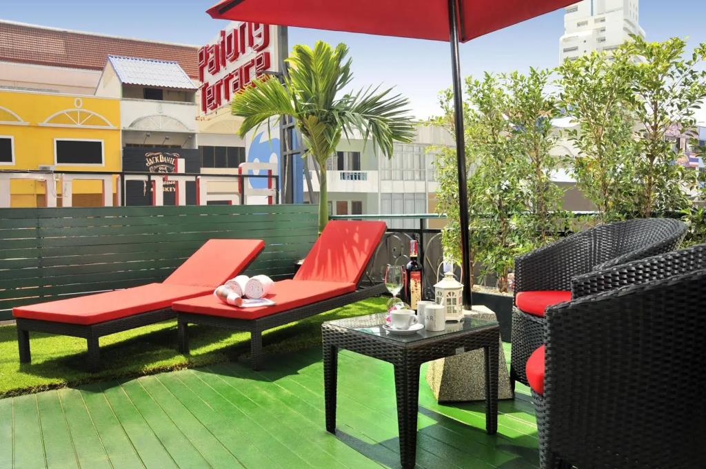 Patong Terrace 3*