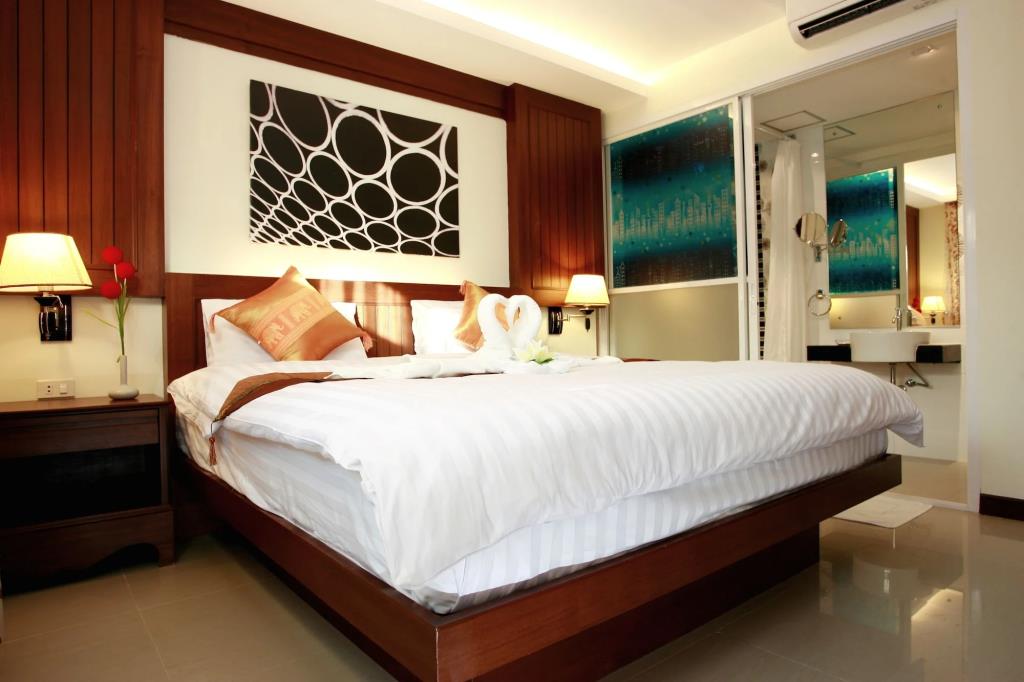 Patong Terrace 3*