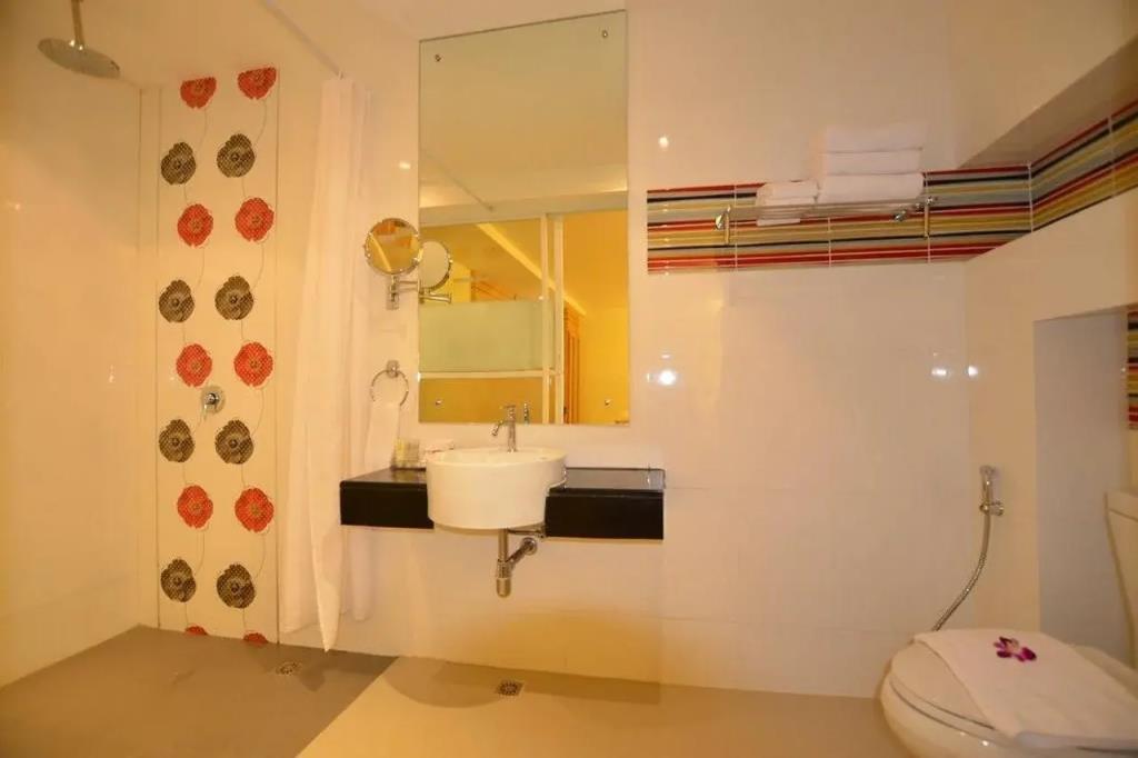 Patong Terrace 3*