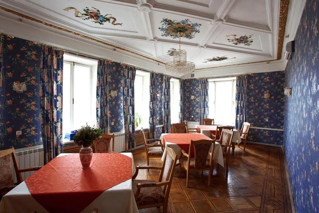 Sergievskaya Hotel 3*