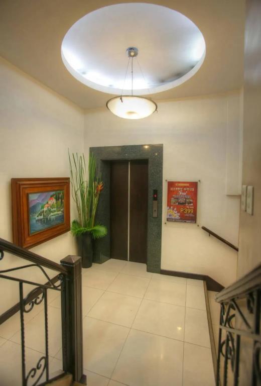 Fersal Hotel Manila 3*