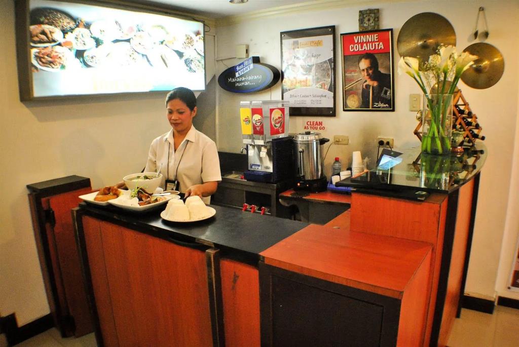 Fersal Hotel Manila 3*