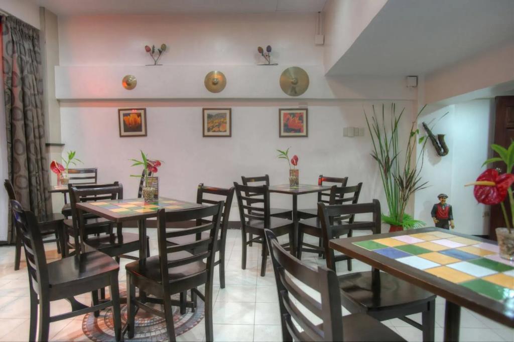 Fersal Hotel Manila 3*