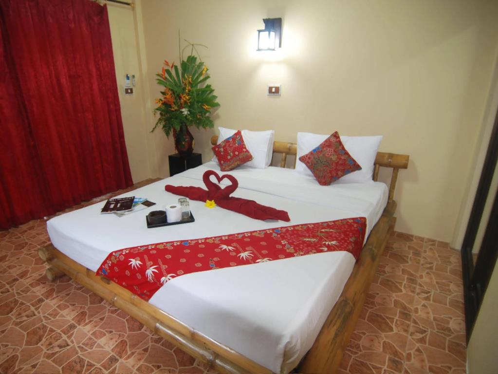 Lanta Pearl Beach Resort 3*
