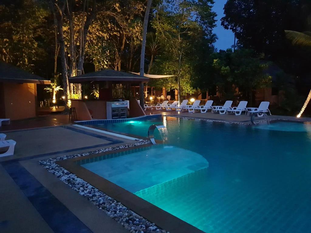Lanta Pearl Beach Resort 3*