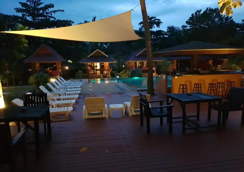Lanta Pearl Beach Resort 3*