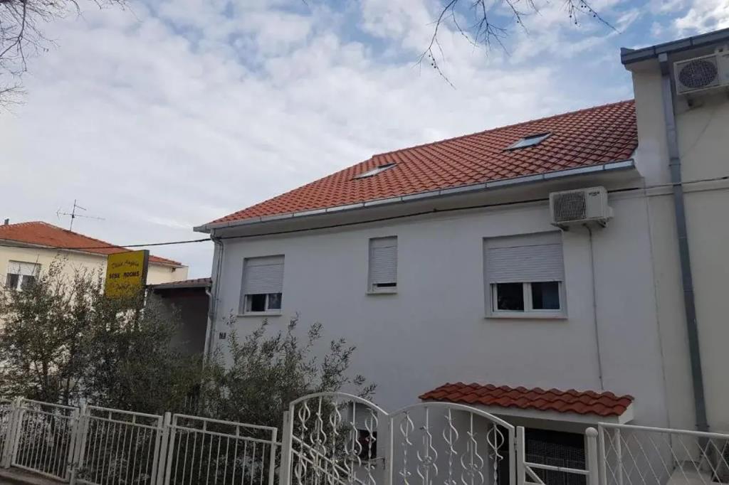Villa Angela 0*