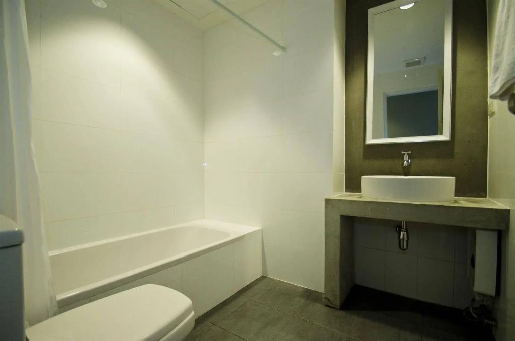 DI Place Hotel 3*