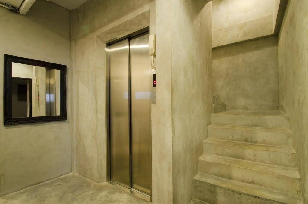 DI Place Hotel 3*