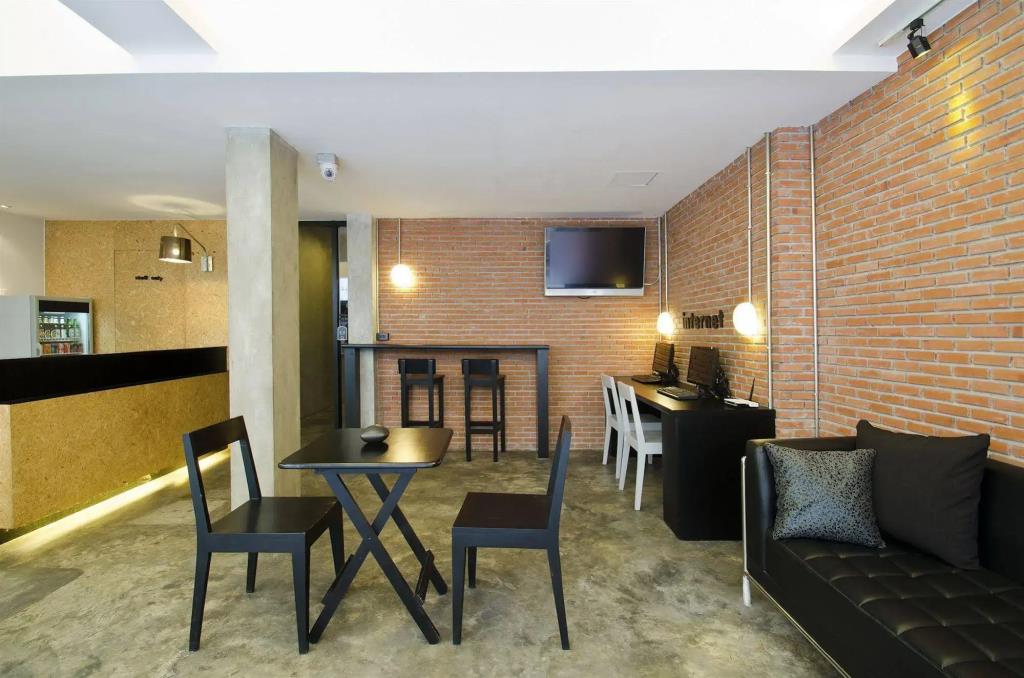 DI Place Hotel 3*