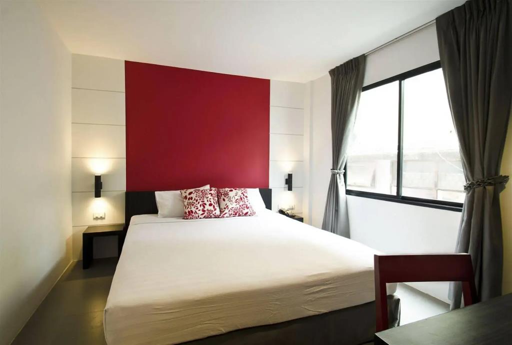 DI Place Hotel 3*