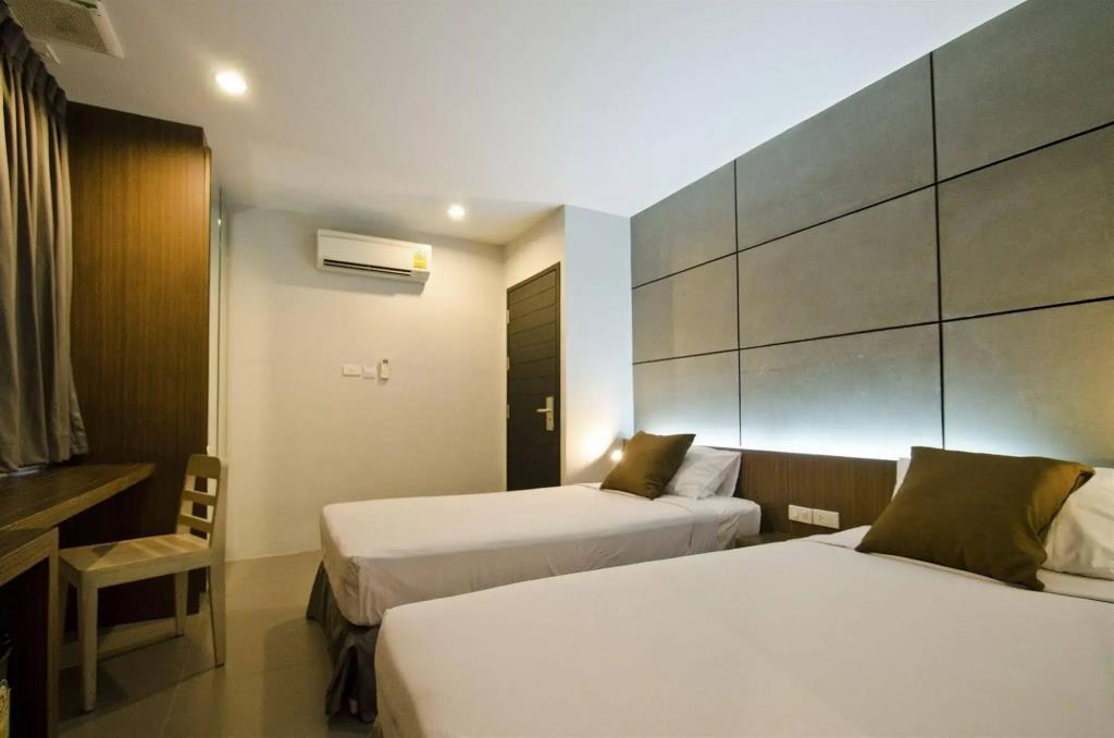DI Place Hotel 3*