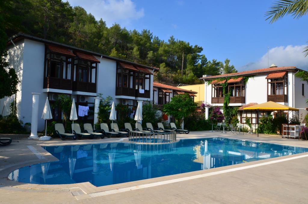 Ford Hotel 3*