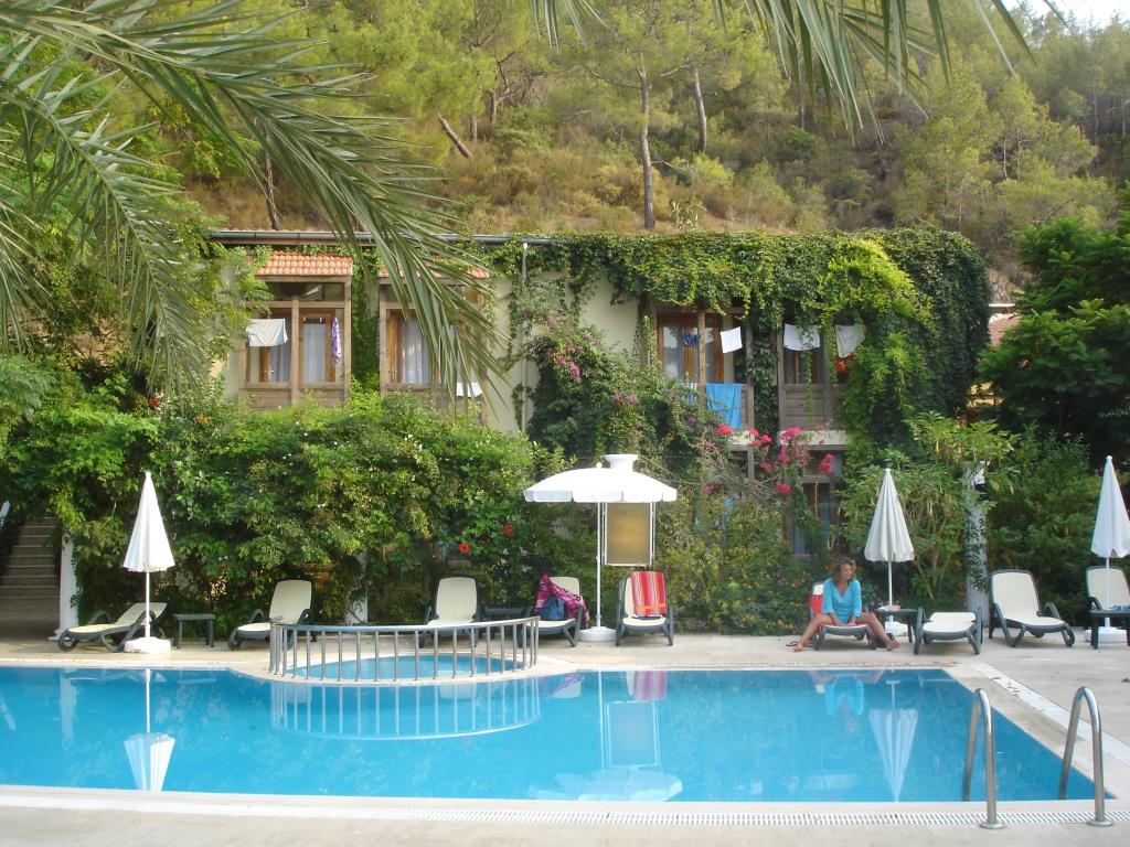 Ford Hotel 3*
