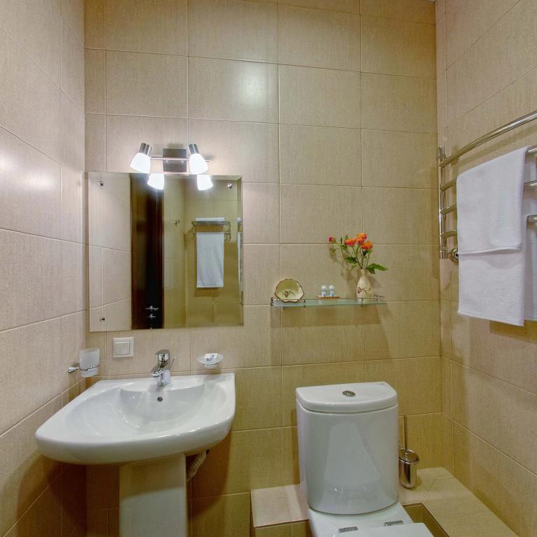 Parus Hotel 3*