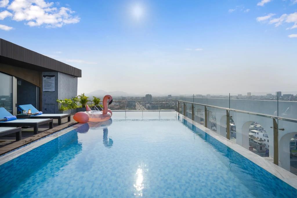 Gold Plaza Hotel Da Nang 4*