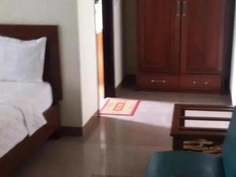 Waikiki Hotel 2*