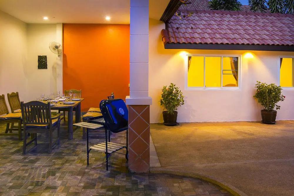 Pattaya Hill, Near the City and Beach 0*