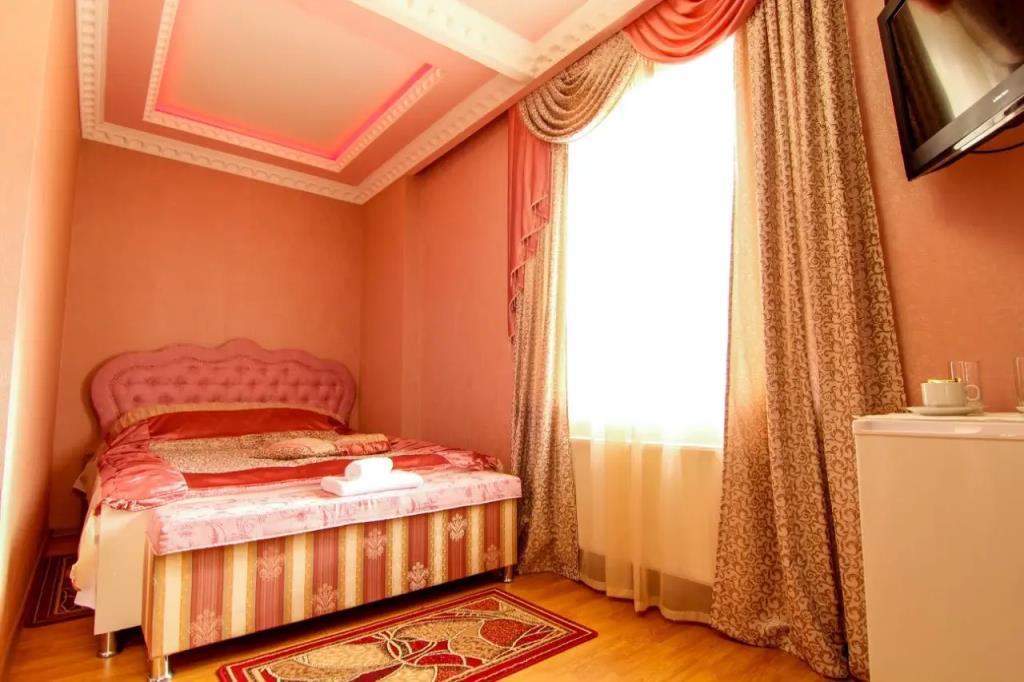 Lyuks Hotel 3*