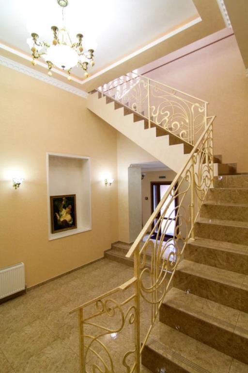 Lyuks Hotel 3*