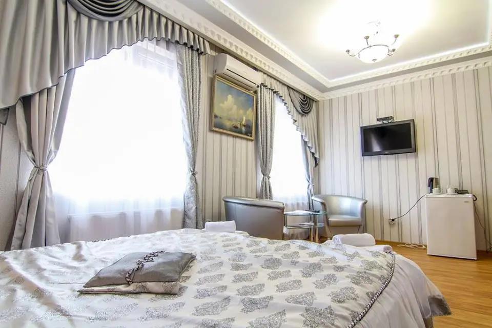 Lyuks Hotel 3*