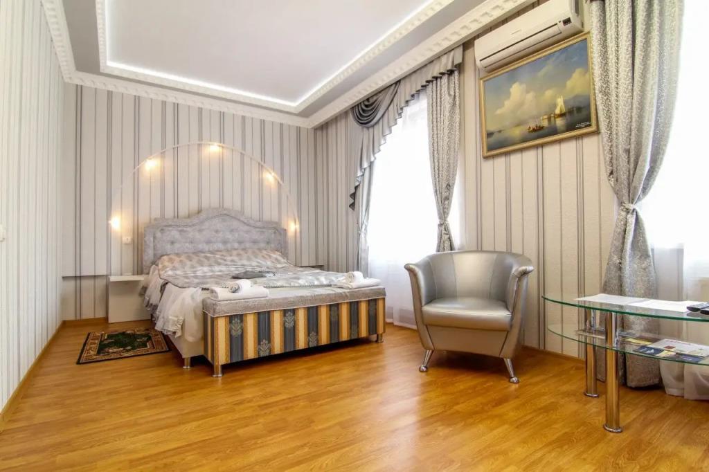 Lyuks Hotel 3*