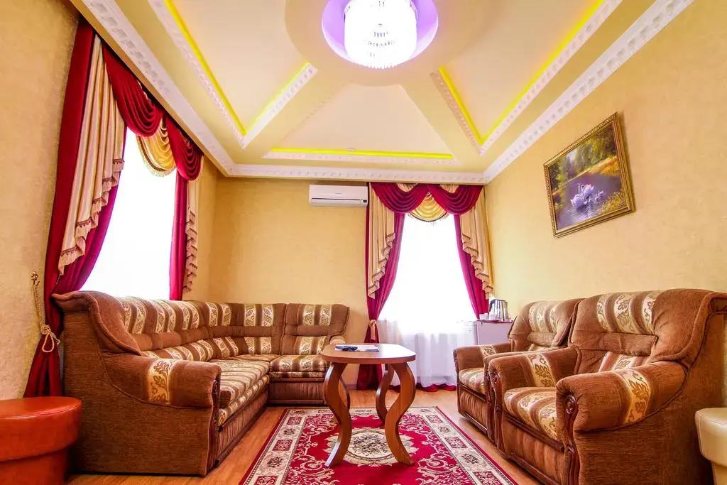 Lyuks Hotel 3*