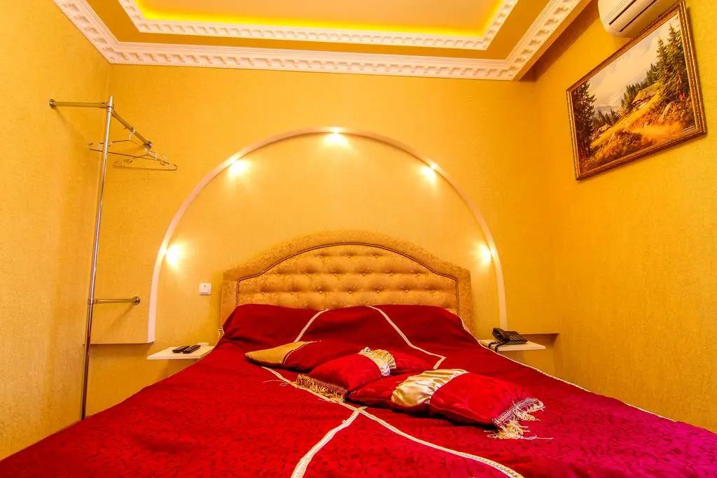 Lyuks Hotel 3*
