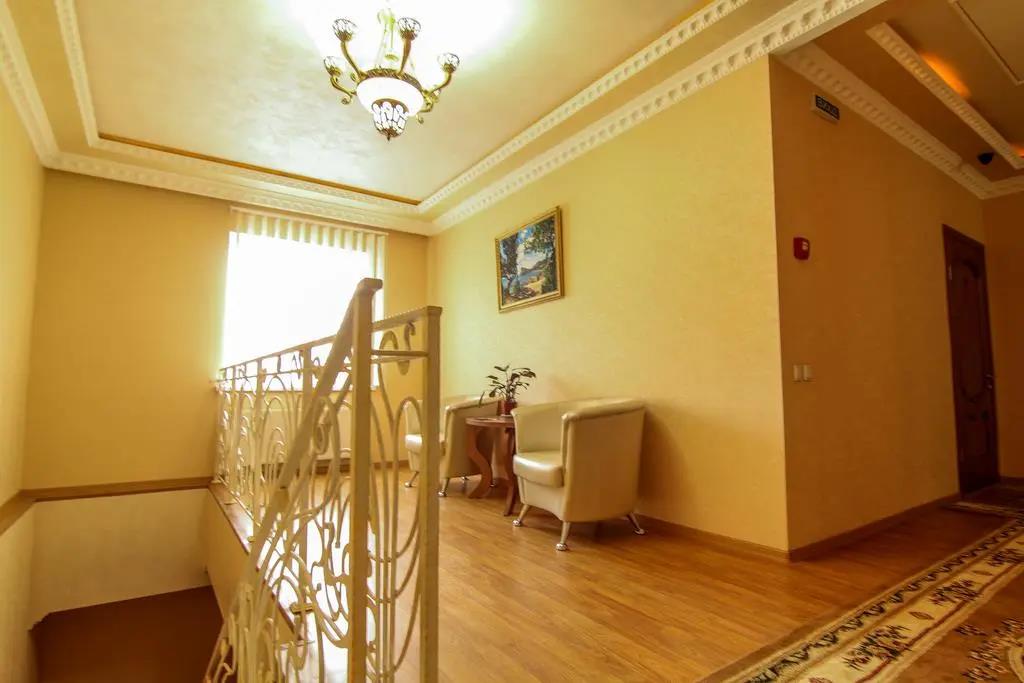 Lyuks Hotel 3*