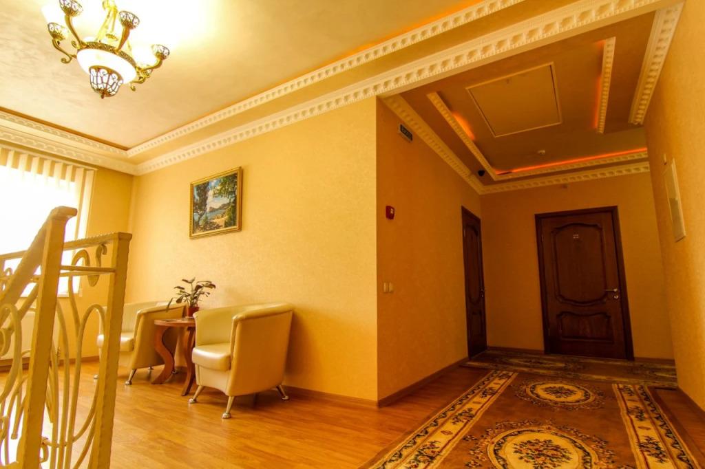 Lyuks Hotel 3*