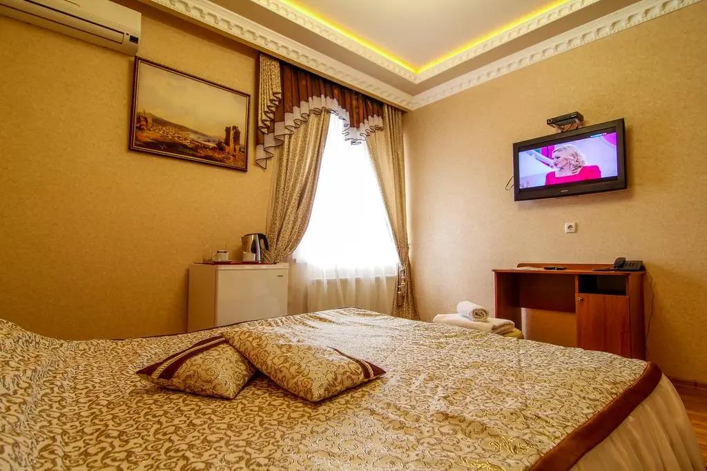 Lyuks Hotel 3*