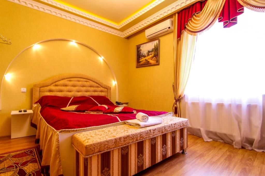 Lyuks Hotel 3*