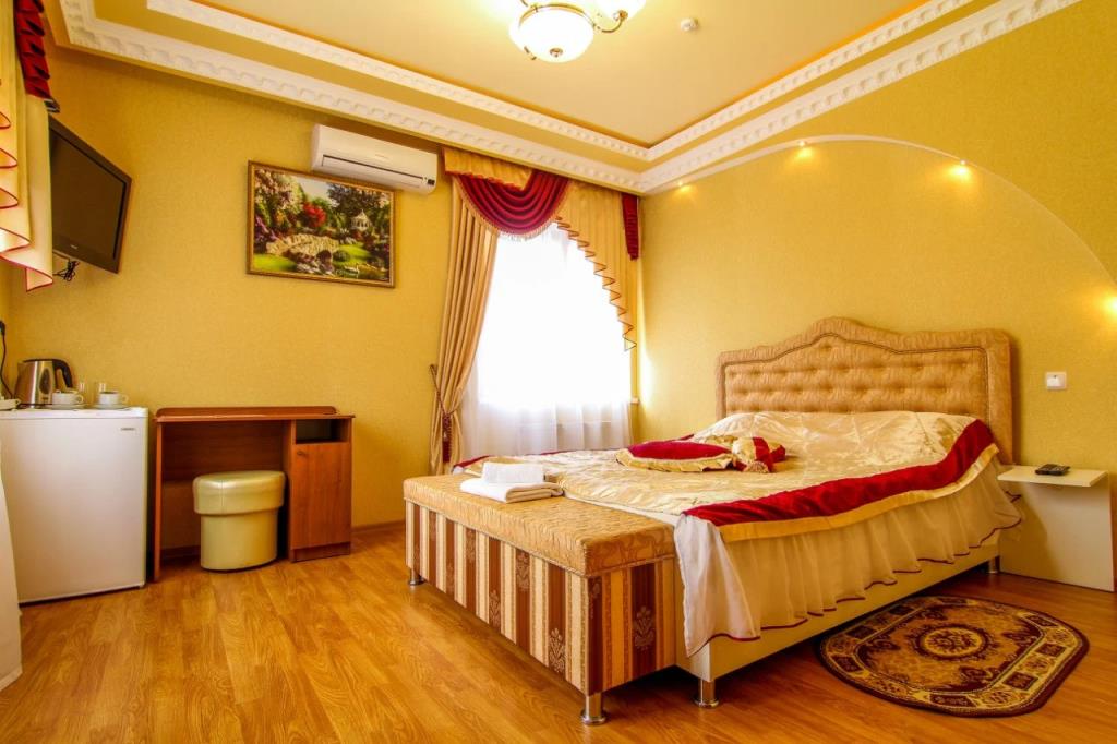 Lyuks Hotel 3*