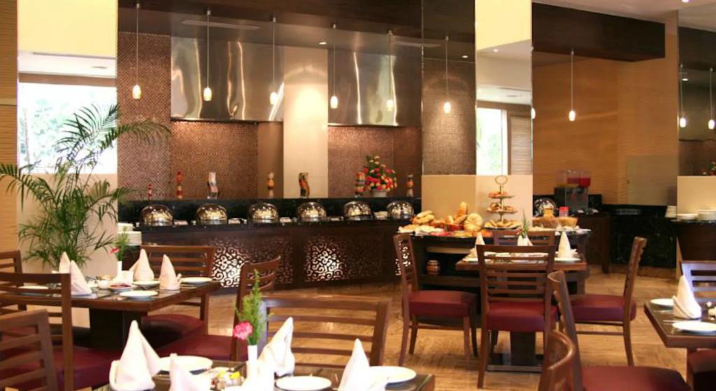 The Retreat Hotel & Convention Centre 4*