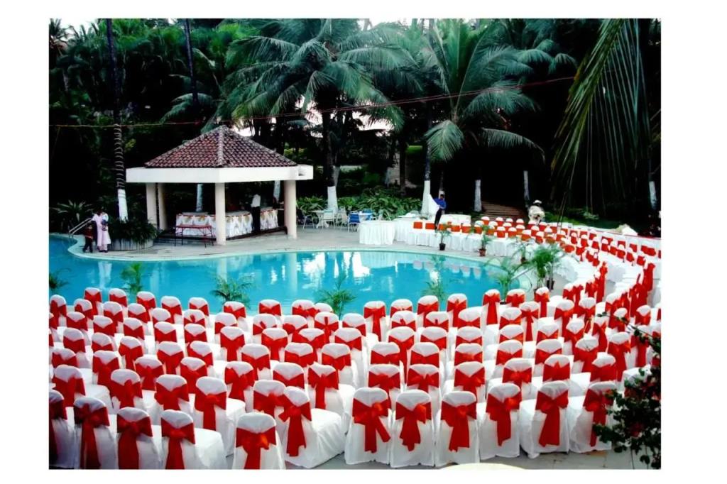 The Retreat Hotel & Convention Centre 4*