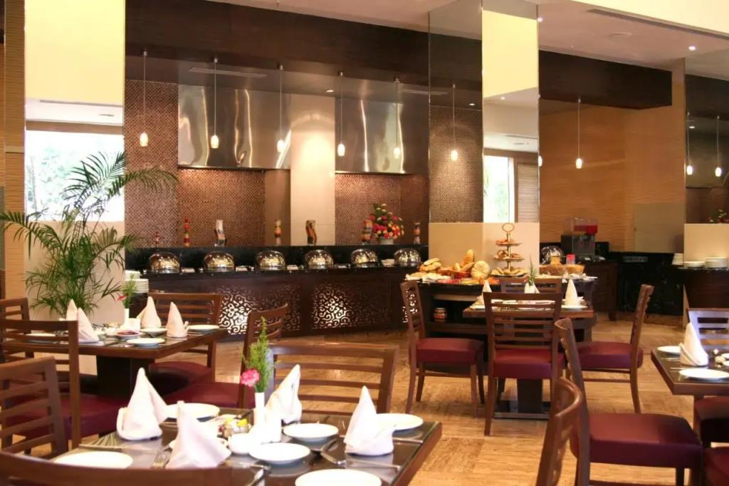 The Retreat Hotel & Convention Centre 4*