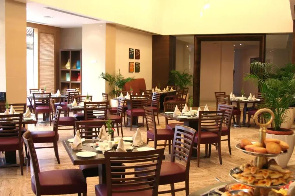 The Retreat Hotel & Convention Centre 4*