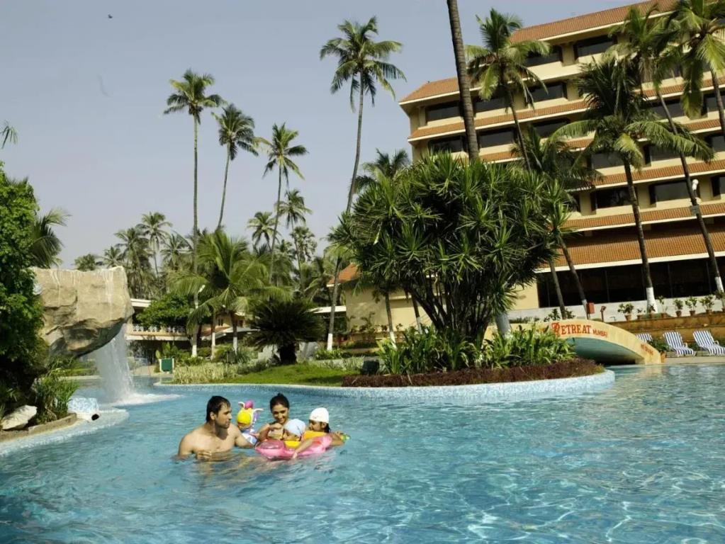 The Retreat Hotel & Convention Centre 4*