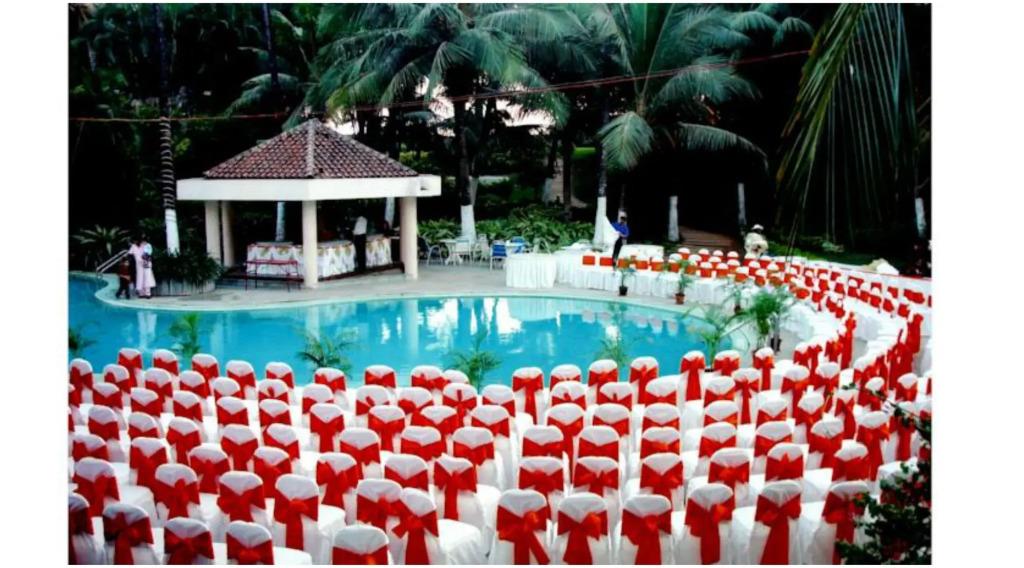 The Retreat Hotel & Convention Centre 4*