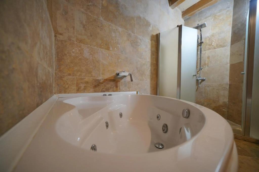 View Cave Hotel 0*