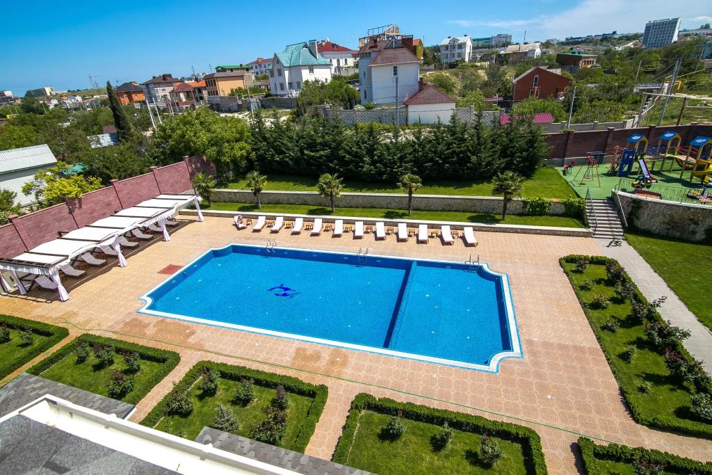 Riviera, Sevastopol 0*