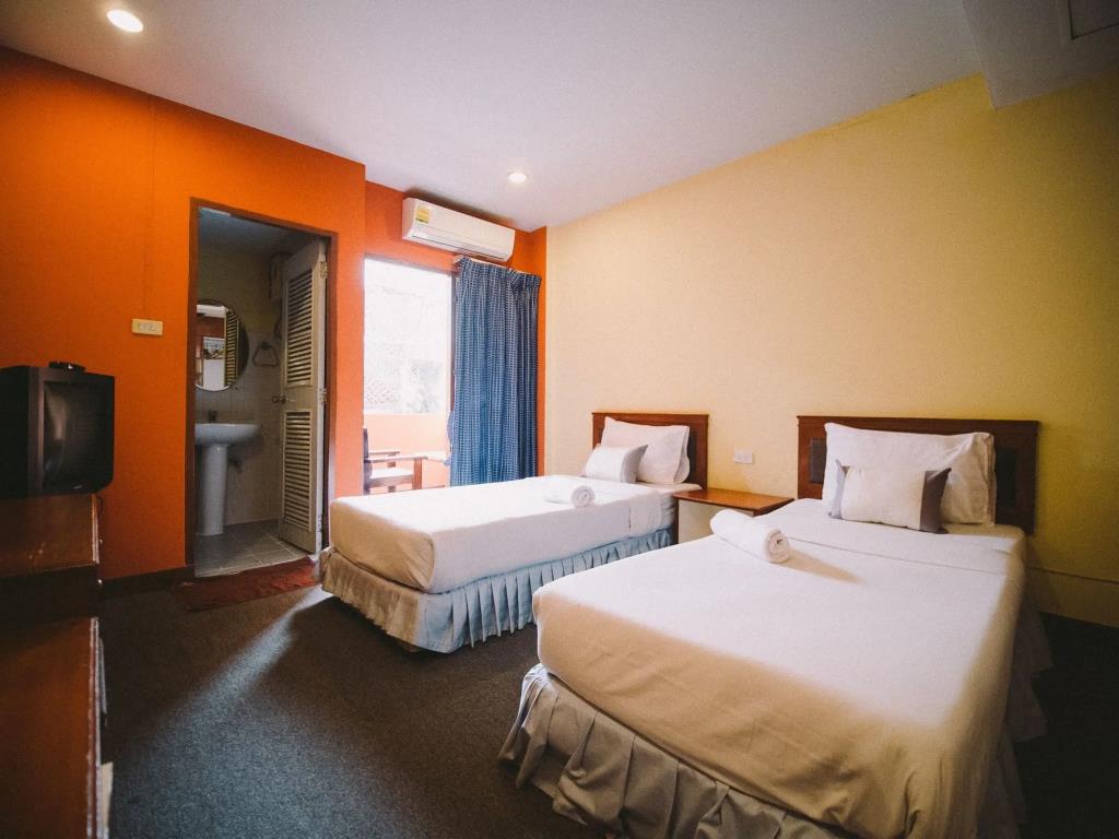 Traveller Inn Hotel 3*