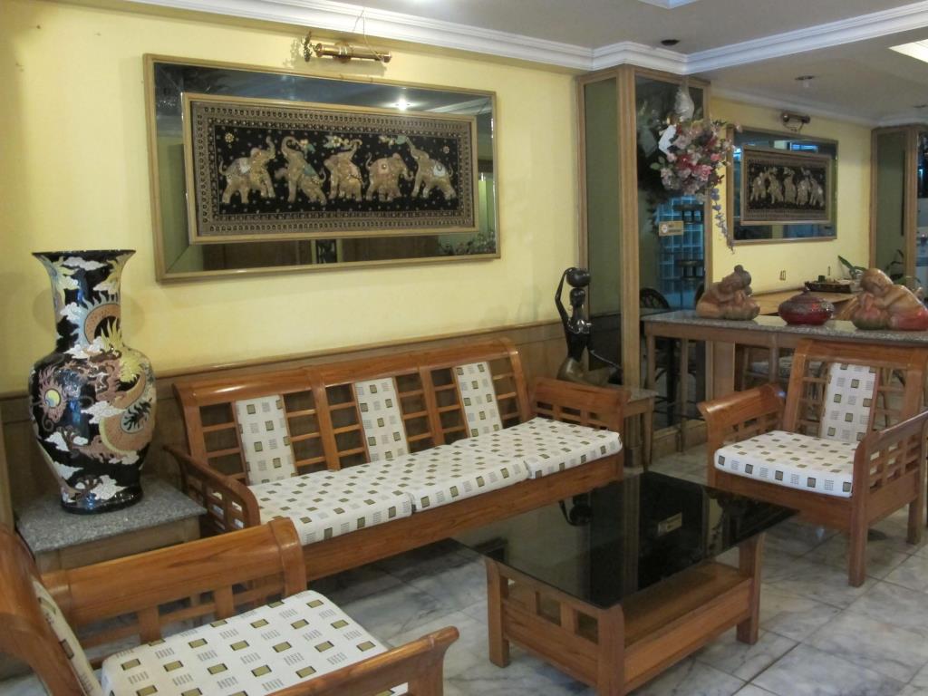 Traveller Inn Hotel 3*
