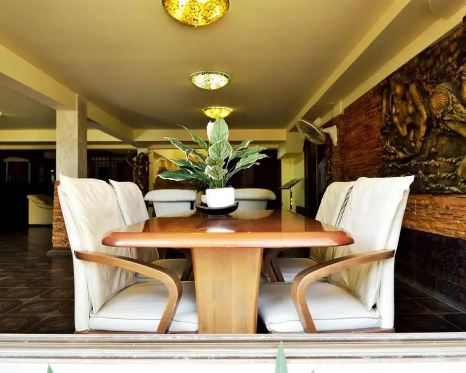 Jaranya Hotel 2*