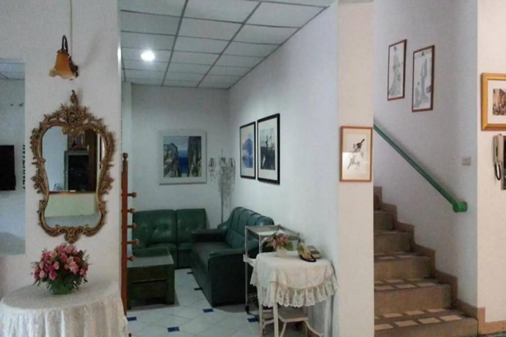 Central Place Hotel 2*