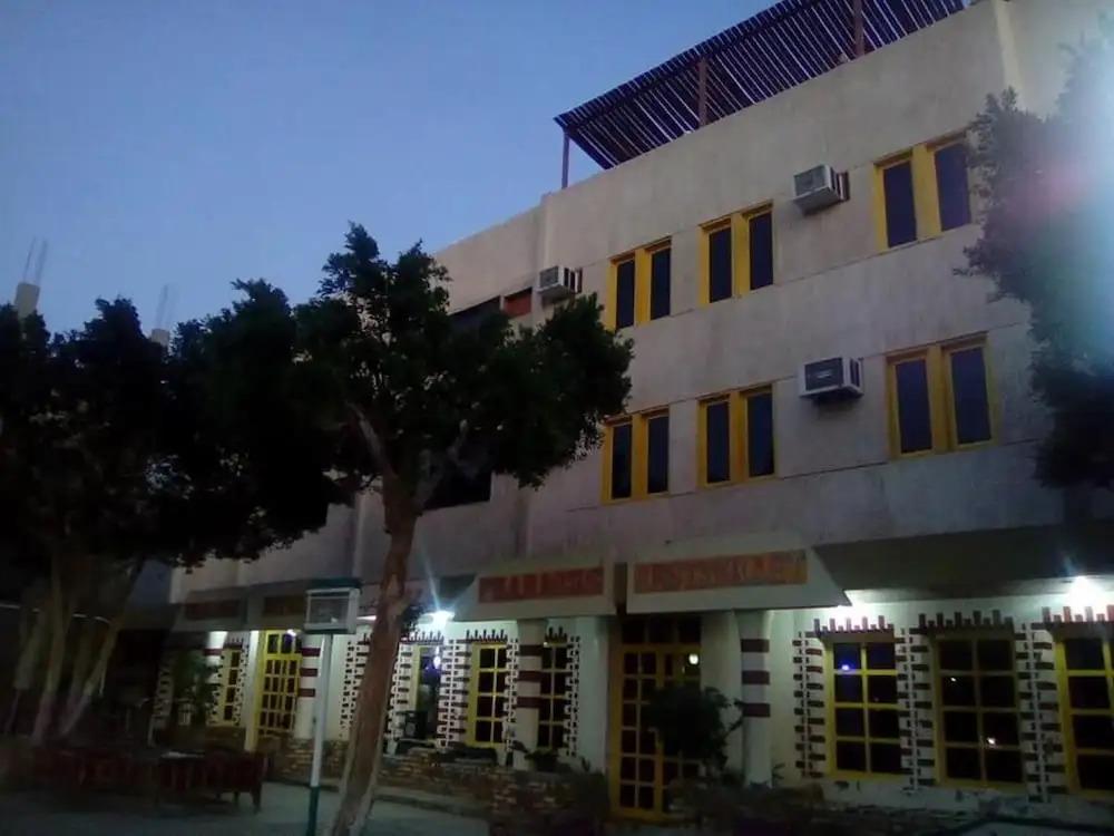 Pharaohs Hotel 3*