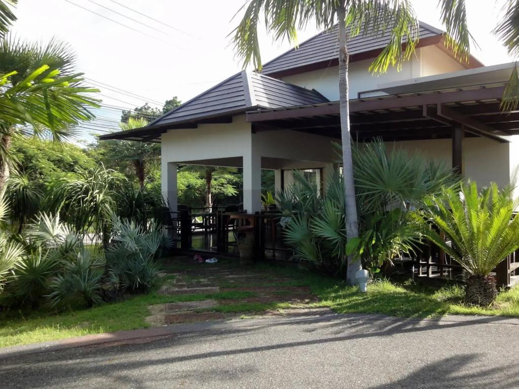 Royal Place Banchang 3*