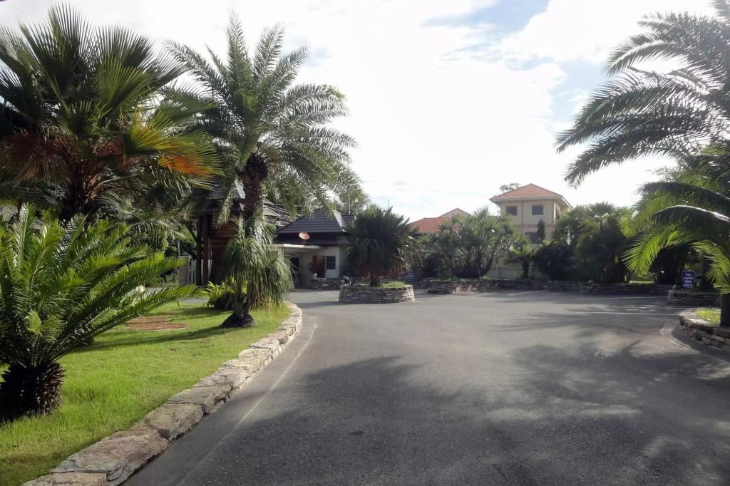 Royal Place Banchang 3*