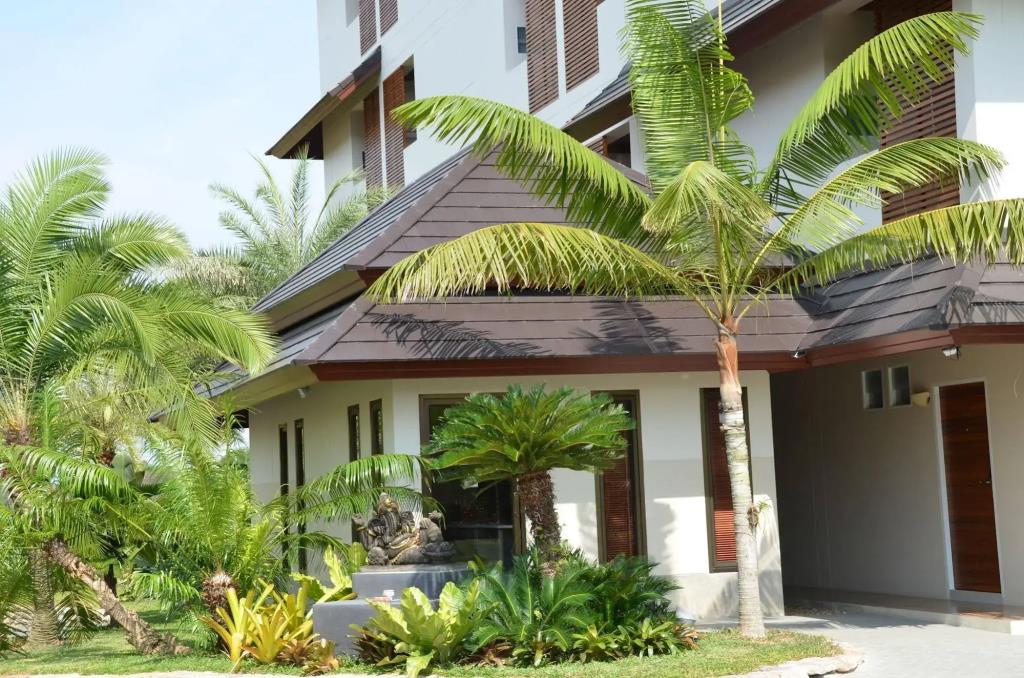 Royal Place Banchang 3*