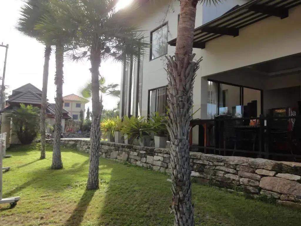 Royal Place Banchang 3*